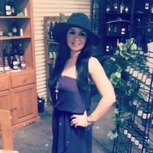 Meet your Posher, Tina